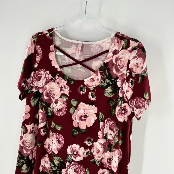 J Mode Size 2X Floral Short Sleeve Criss Cross Lattice Scoop Neckline Mini Dress - Picture 2 of 10